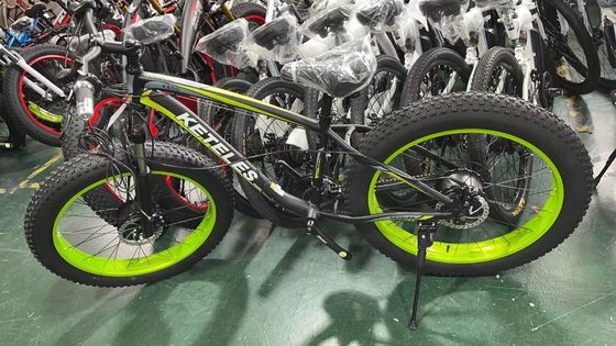 Un vélo électrique à double moteur arrière de 72V 2000W