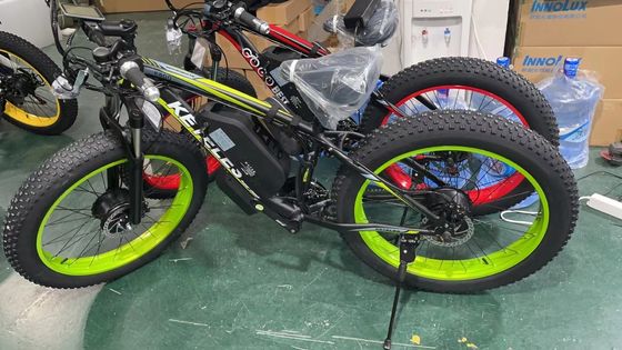 Un vélo électrique à double moteur arrière de 72V 2000W