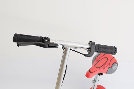 15km/h Vitesse maximale Couleurs multiples Cute Mini vélo électrique Petit surfeur Scooter pliant pour enfants