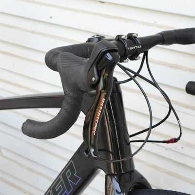 Bicicle à gravier en carbone 700C*40C 11 vitesses frein à disque hydraulique APEX pour course sur route