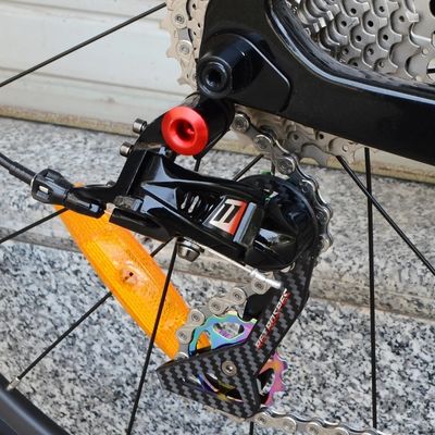 Bicicle à gravier en carbone 700C*40C 11 vitesses frein à disque hydraulique APEX pour course sur route