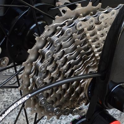 Bicicle à gravier en carbone 700C*40C 11 vitesses frein à disque hydraulique APEX pour course sur route