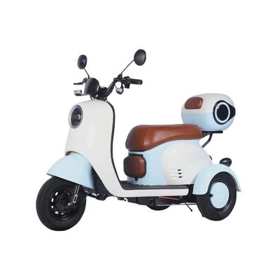 Moteur de 600W Pouvoir scooter à trois roues pour adultes Points moteur hub arrière batterie intégrée